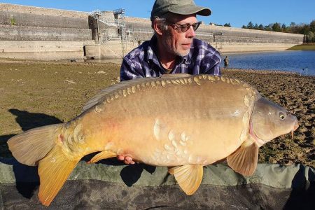 Biographie de Léon Hoogendijk : Le Visionnaire de la Pêche à la Carpe